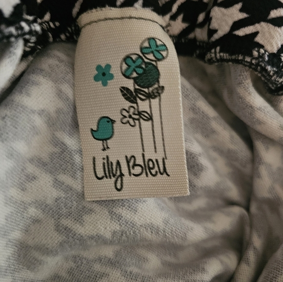 Lily Bleu Black and White Patterned Dress - Picture 5 of 6